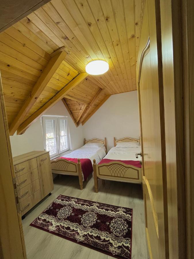 Guesthouse Gezim Selimaj Valbone Eksteriør bilde