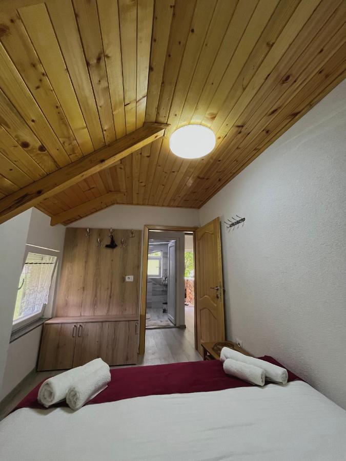 Guesthouse Gezim Selimaj Valbone Eksteriør bilde