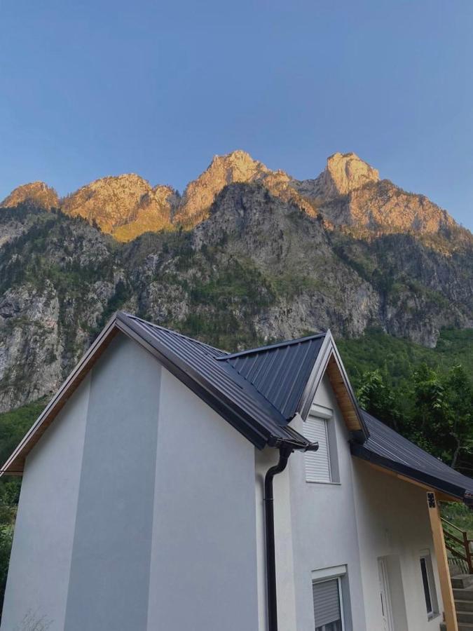 Guesthouse Gezim Selimaj Valbone Eksteriør bilde