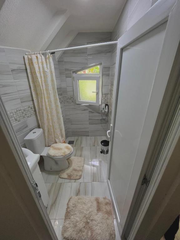 Guesthouse Gezim Selimaj Valbone Eksteriør bilde